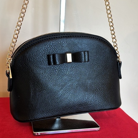 NEW Black faux leather bow crossbody shoulder bag gold hardware Adjustable strap - Picture 3 of 12